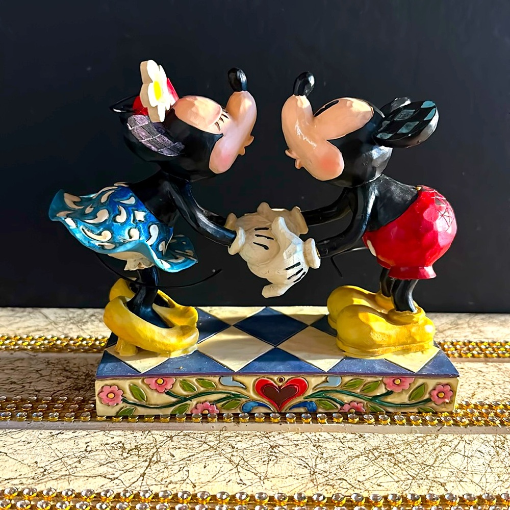 Disney Showcase Jim Shore Collection Mickey and Minnie